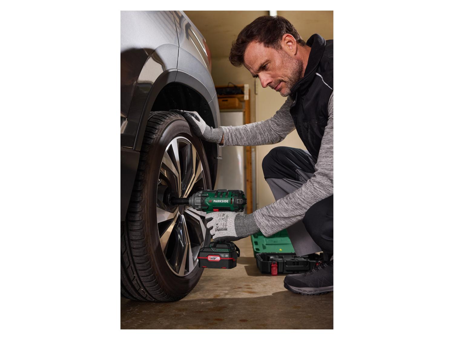 PARKSIDE® PASSK 20-Li C4 Akkumulátoros ütvecsavarozó szett (20 V, 4 Ah akkumulátor + 4,5 A gyorstöltő)