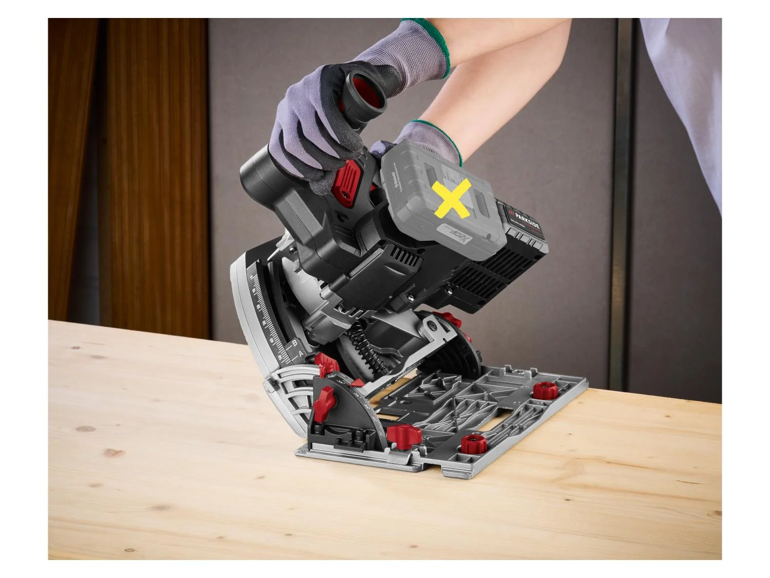 PARKSIDE PERFORMANCE® PPTSA 20-Li C3 Akkus merülő körfűrész (Akkumulátor és töltő nélkül)