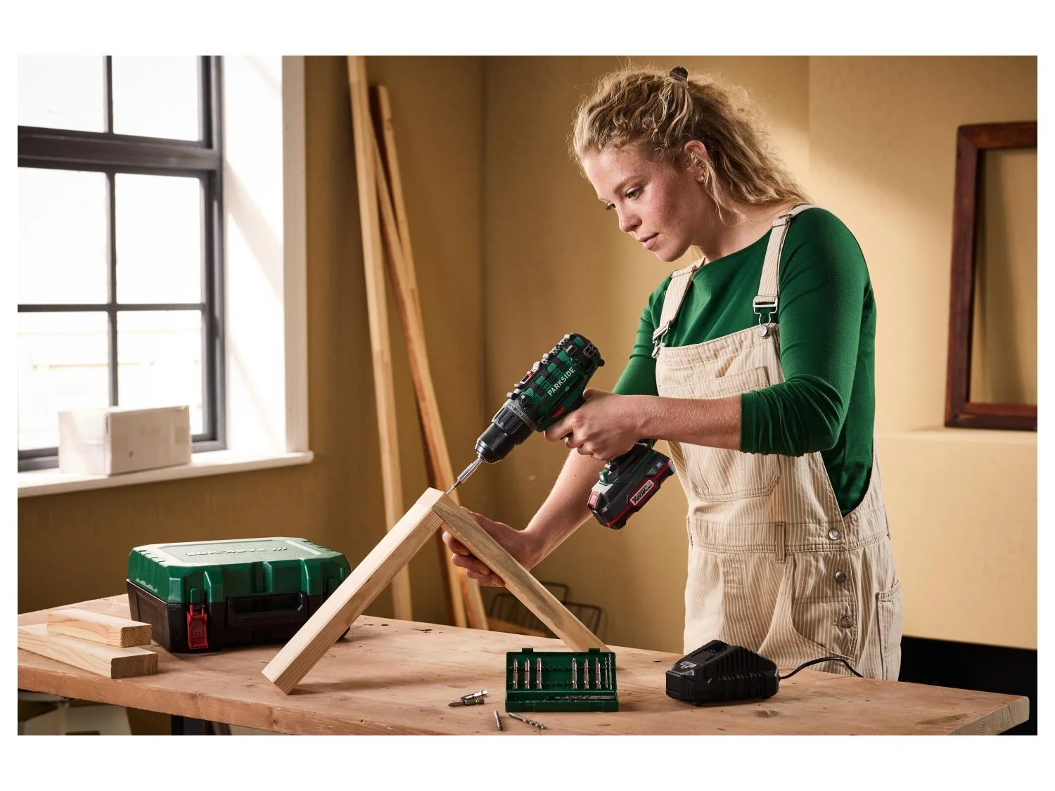 PARKSIDE® PABS 20-Li G8 akkus fúró-csavarozó készlet 20 V– akkumulátorral, töltővel és 17 db-os tartozékkal