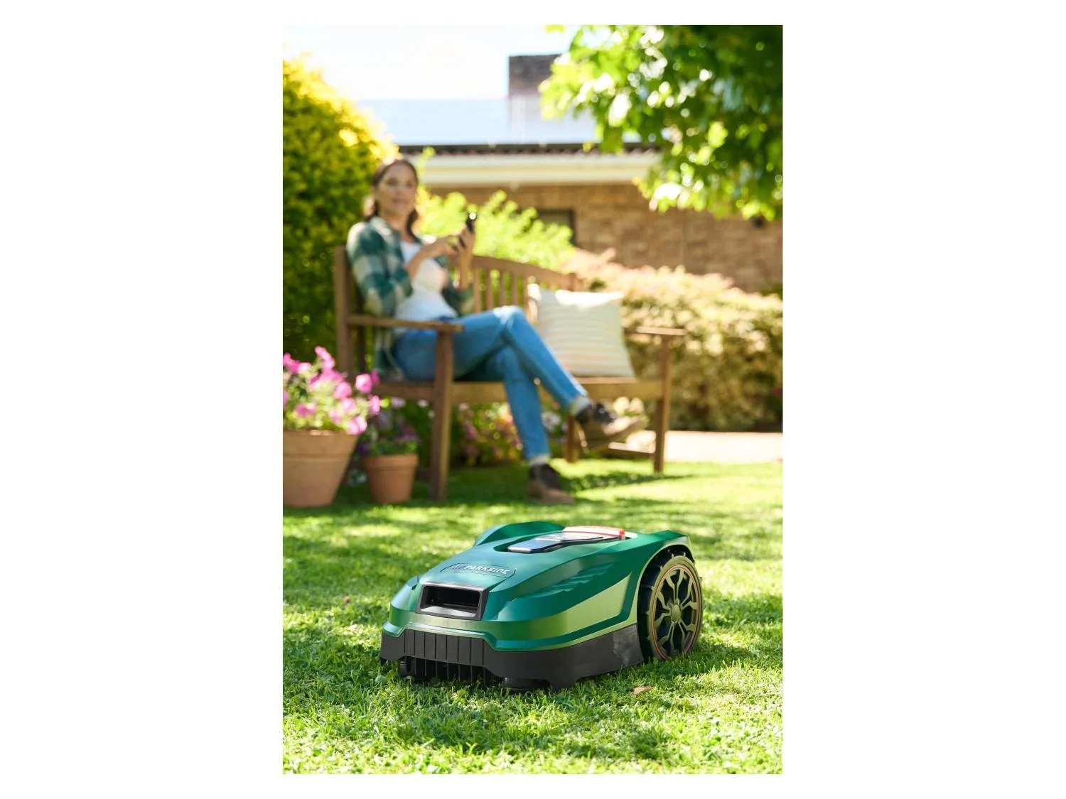 PARKSIDE® PAMRC 250 A1 City - 20V City Smart robotfűnyíró, akkumulátorral és töltőállomással