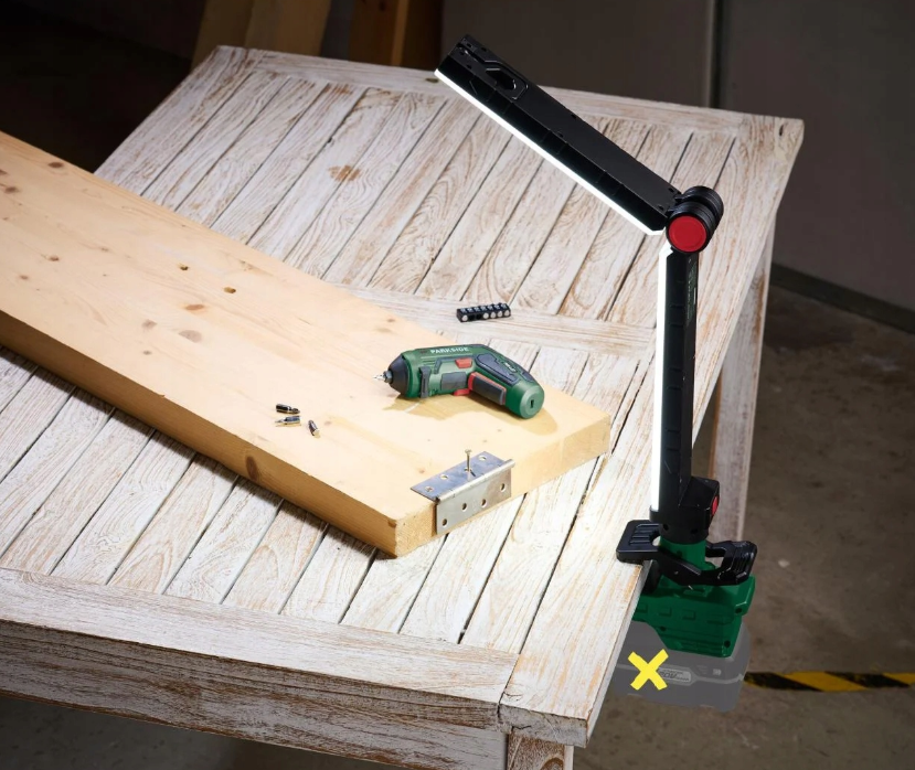 PARKSIDE® PLKLA 20-Li A1 vezeték nélküli LED lámpa 20-Li A1 – (Akkumulátor és töltő nélkül)