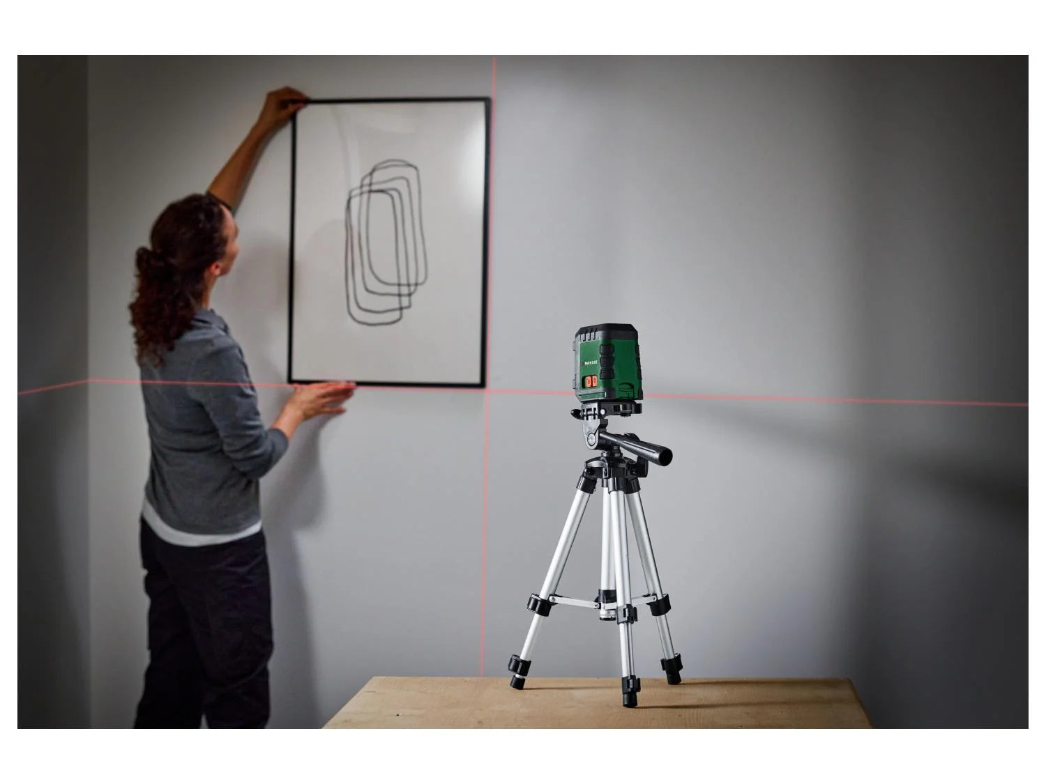 PARKSIDE® PKLL 10 B5 keresztvonalas lézer szintezõ + állvány 10 m hatótávolsággal