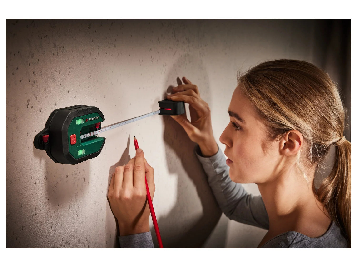 PARKSIDE® PLLM 10 A1 lézeres vízmérték mérõszalaggal