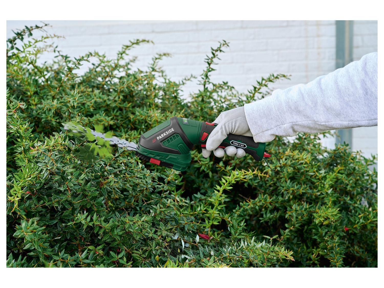 PARKSIDE® PGSA 4 B3 4V 2 az 1-ben akkumulátoros fû- és bokornyíró olló  – 180°-ban forgatható puha markolattal