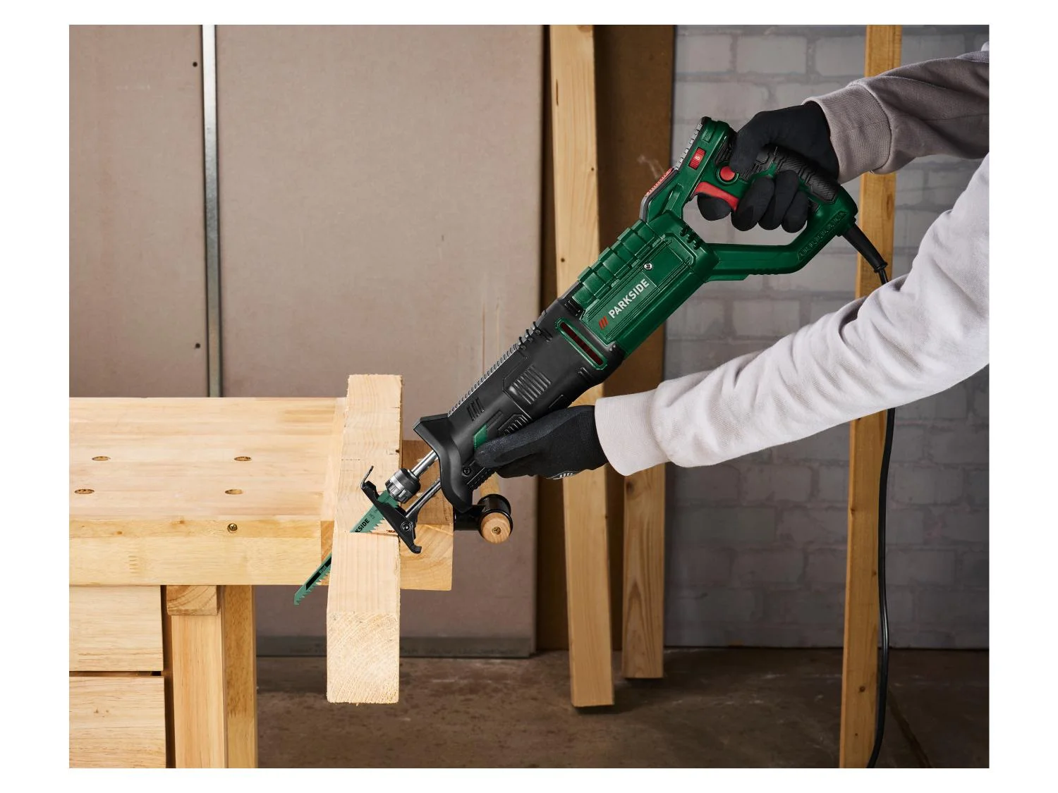 PARKSIDE® PFS 850 C3 Elektromos kardfûrész, orrfûrész, szablyafûrész fémhez és fához, tartozék fûrészlappal, 850 W