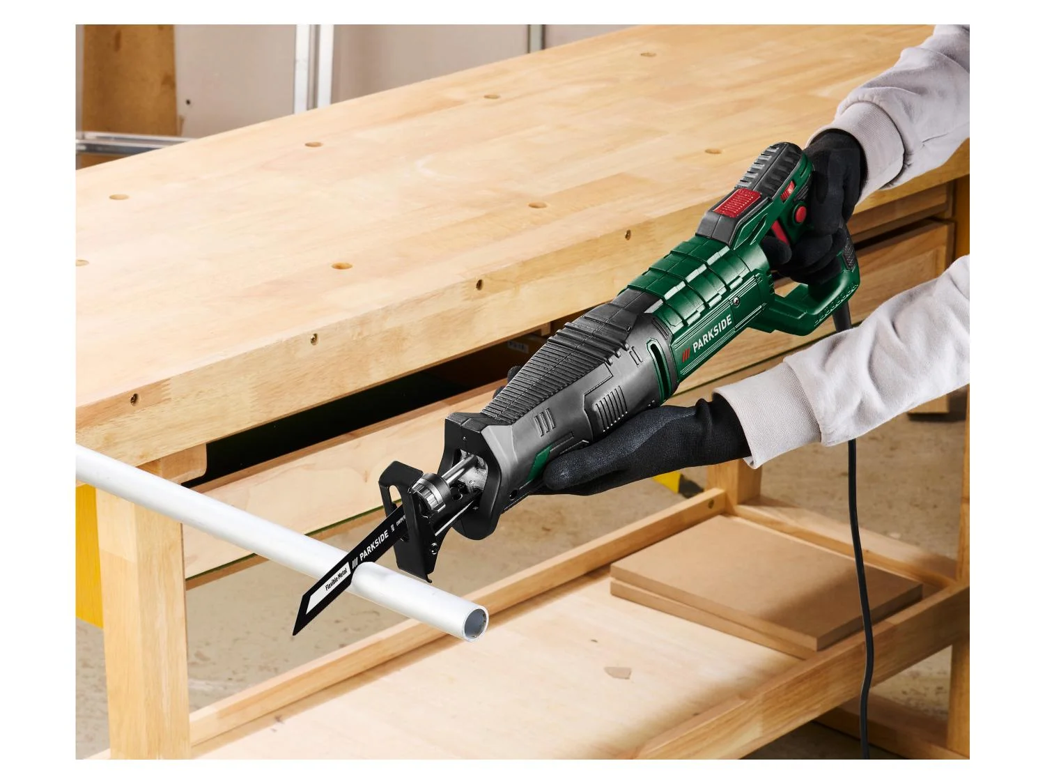 PARKSIDE® PFS 850 C3 Elektromos kardfûrész, orrfûrész, szablyafûrész fémhez és fához, tartozék fûrészlappal, 850 W
